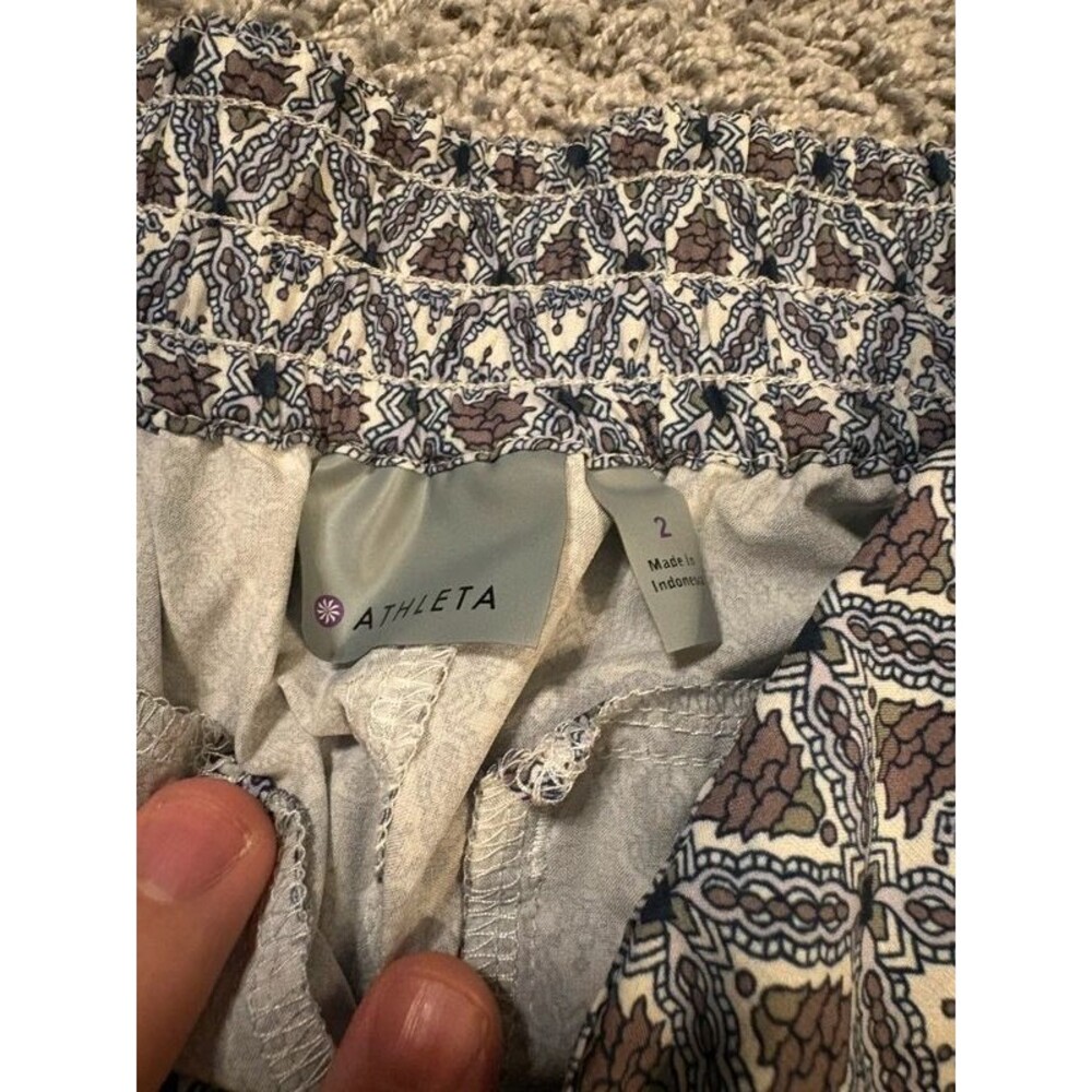 Athleta Mireya Short in the Geometric/Boho Tile Print - Picture 4 of 5